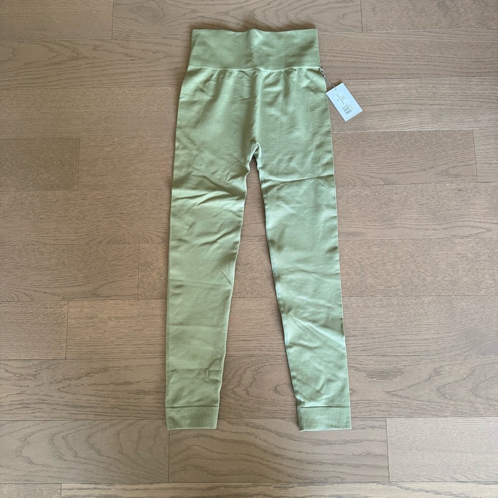 WeWoreWhat Seamless Front Leggings